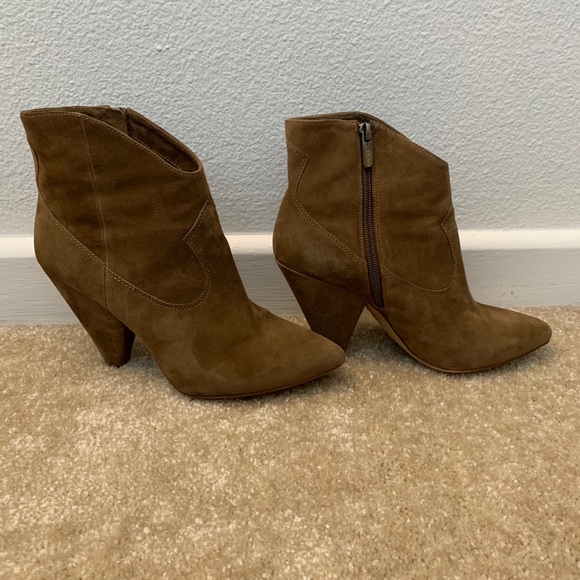 VINCE CAMUTO “Movinta” Ankle Boots - Picture 3 of 8